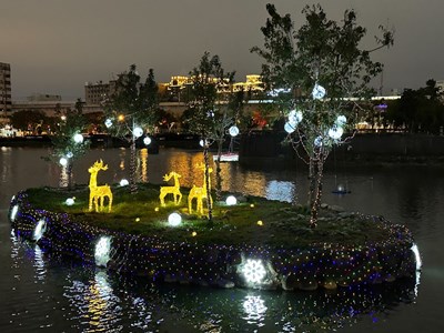 台中夜美麗-湧泉公園佈燈-星泉湖麋鹿小島-1-_0