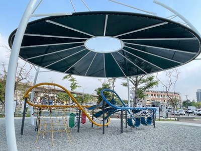 東區十全公園大型攀爬遊戲區增設遮陽棚-於兒童節連假期間開放使用