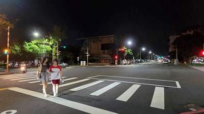 01-中市全面啟動「增亮減碳」計畫！LED路燈換新光　節能永續正起航！