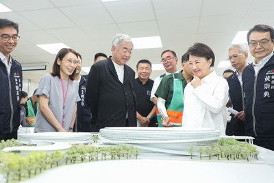 新里程碑-台中巨蛋邁入主體工程階段-盧市長偕隈研吾勉勵施工團隊