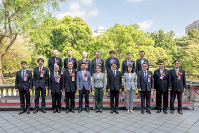 01-金石獎「雙首獎」榮耀加身！中市建設局獲副總統蕭美琴接見讚揚！_0