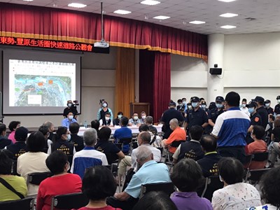 建設局連續兩日前往東勢-豐原及石岡等道路計畫沿線轄區分別召開公聽會