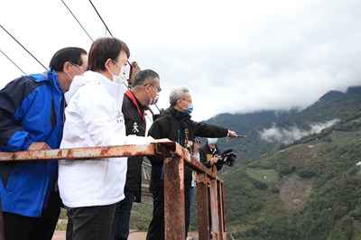 台中市政府建設局啟動吊橋新建設計規劃-預計明年開工-市長盧秀燕今-12-日前往視察