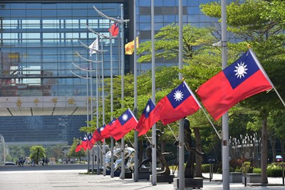 旗海歡慶雙十國慶-中市重要路段懸掛國旗