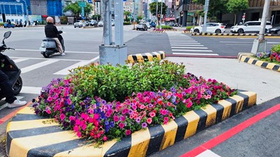 台中都市景觀過年氣氛越趨濃厚-除邀請大家在過年期間來台中過年購物走春