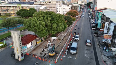 01-守護學童安全回家路-中市傾聽民意拆除健行國小天橋-改善無障礙人行環境