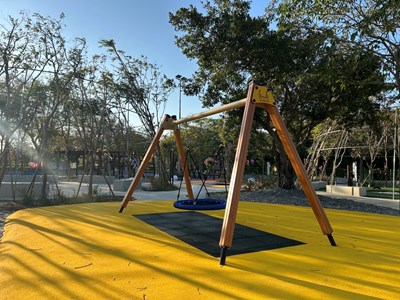烏日區榮泉公園全新升級-原木自然遊戲場正式登場