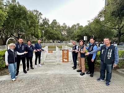 02-文心森林公園寵物專區已於18日重新開放-歡迎市民攜毛小孩體驗升級後的友善空間-共