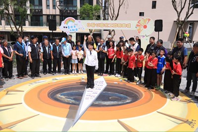 全國首創!大肚「日晷公園」啟用成打卡熱點 盧市長讚:全齡共融新亮點