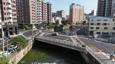 南區德富路跨柳川橋梁新建暨德富路及樹德一巷打通工程