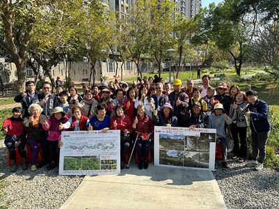 01-太平麗園公園「花之道」提前開放使用！建設局長：為市民獻上綠意新春禮物