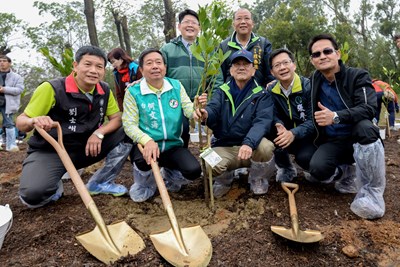 1050312 響應植樹節 林副市長南屯樹木銀行種樹