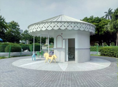 台中公園再添亮點-五星級廁所-旋轉木馬廁所超吸睛-1