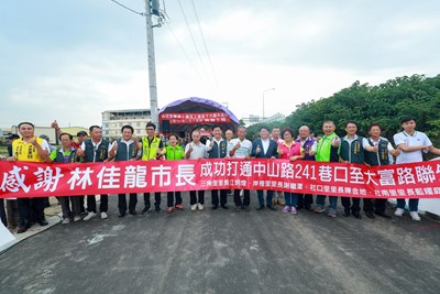 神岡區國道一號北上邊坡聯外道路工程完工_180911_0008