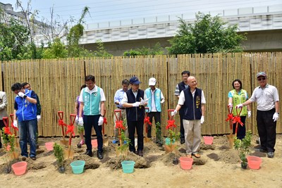 中市府推動植樹計畫-落實市民減碳意識