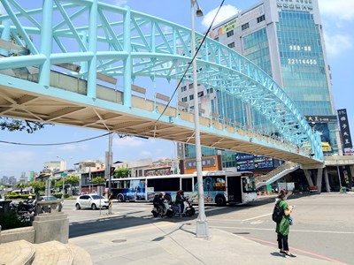 台中公園自由雙十路口天橋