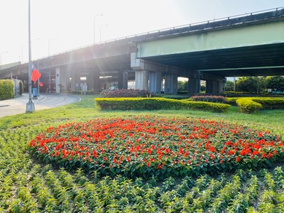 台灣大道與國道1號台中交流道槽化島-市六隊