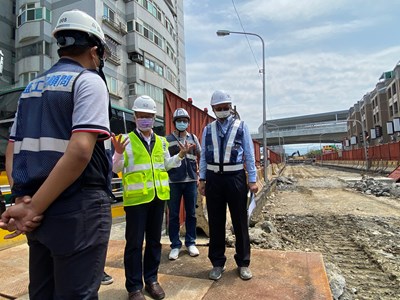 建設局長陳大田視察太原車站鐵道西側第二階段施工狀況