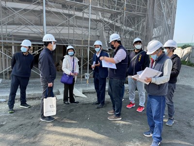 建設局長陳大田日前視察施工情況