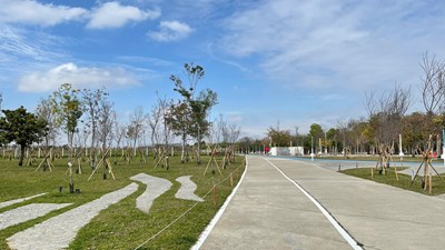 中央公園外緣新增自行車道-騎鐵馬環繞更有趣