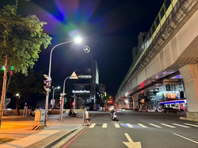 今年9月底完成台灣大道與文心路及惠中路2處路口照明改善