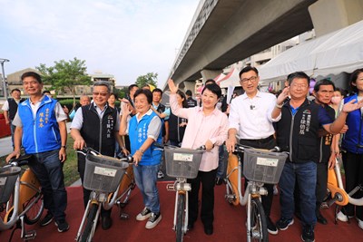 單車族有福了-圓環東路自行車跨橋完工-盧市長-串聯綠空廊道安全又便利