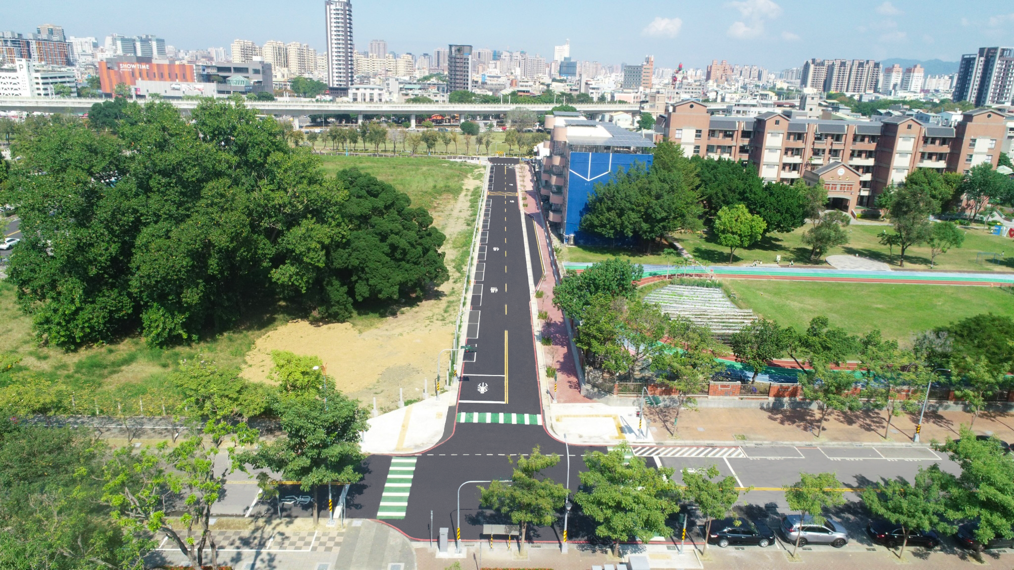 東區樂業國小西側10米道路打通工程-含樂業國小西側人行道整建工程-今日完工通車_0